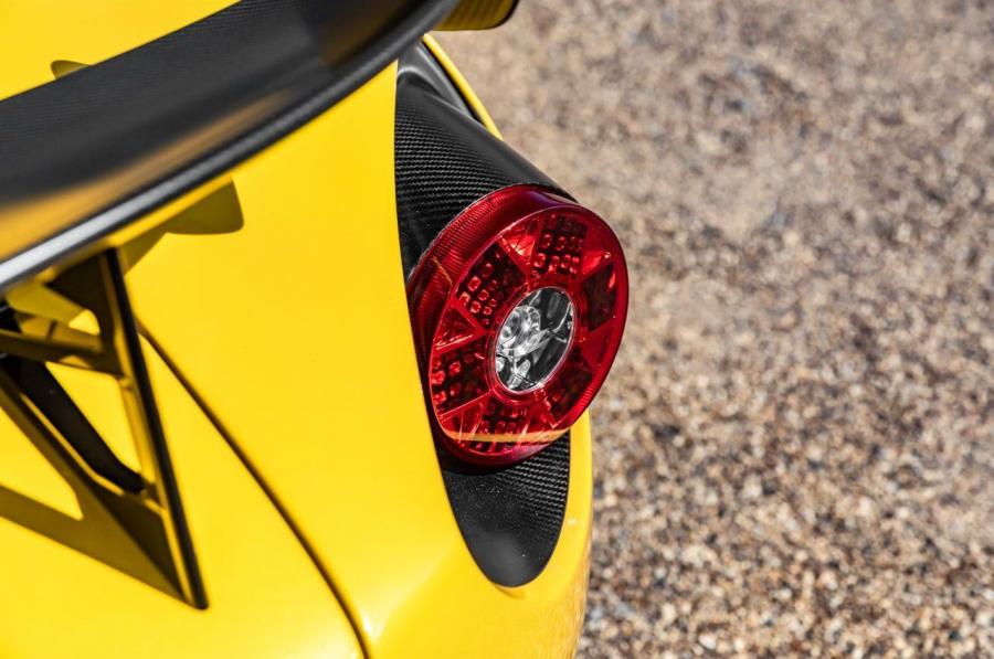 Детали экстерьера Aston Martin V12 Zagato (009) 2013 года  (фото 25 из 58)